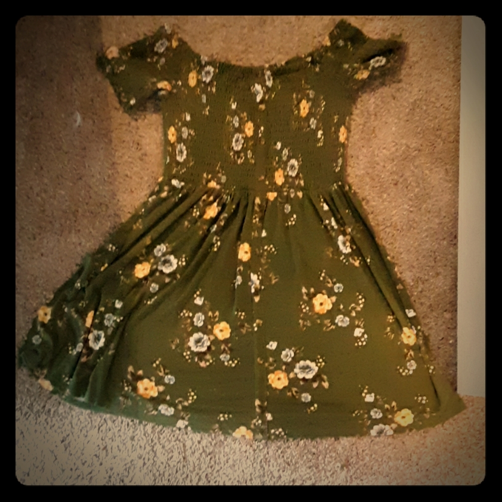 A  green floral dress